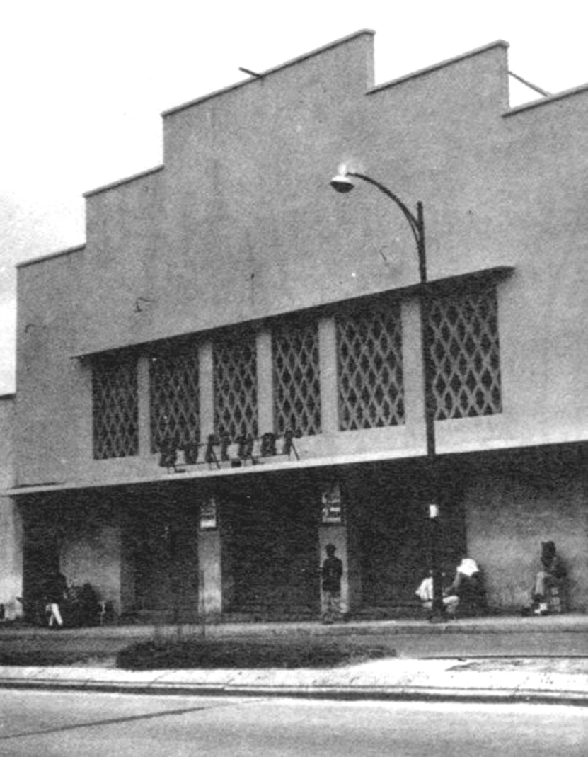 Cine Bolívar estuvo funcionado en la aAV. Sucre desde su fundación en 1929 hasta su demolición en 1973