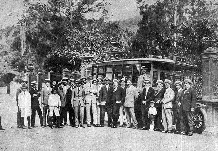 1930. Un bus federal inauguró la primera ruta de transporte público en Catia