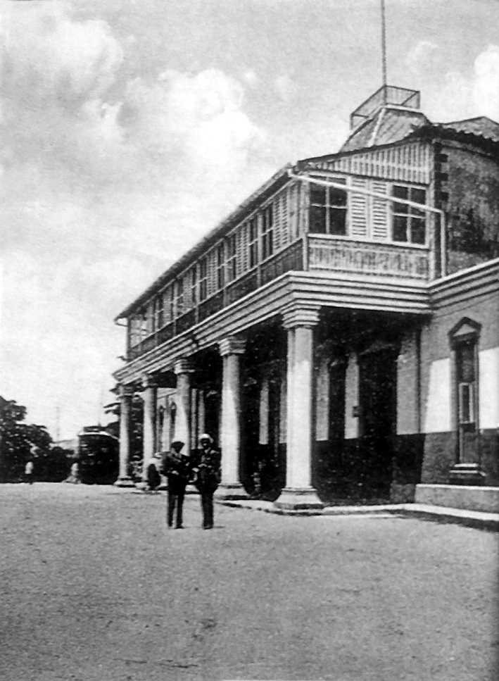 El Hotel Klindt, en la Esquina La Marrón, tuvo la ventaja de tener muy cerca la Estación de Ferrocarril Central